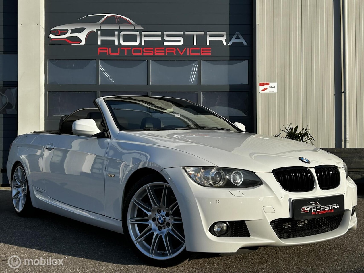 BMW 3-serie Cabrio - 330i M-Sport Gr-Navi Clima Leer F1 flippers UNIEK - AutoWereld.nl