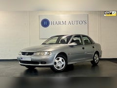 Opel Vectra - 1.8-16V Business Edition Cruise / Clima / Trekhaak
