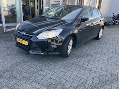 Ford Focus - 1.0 EcoBoost Lease Trend Licht rijdt bare voorschade