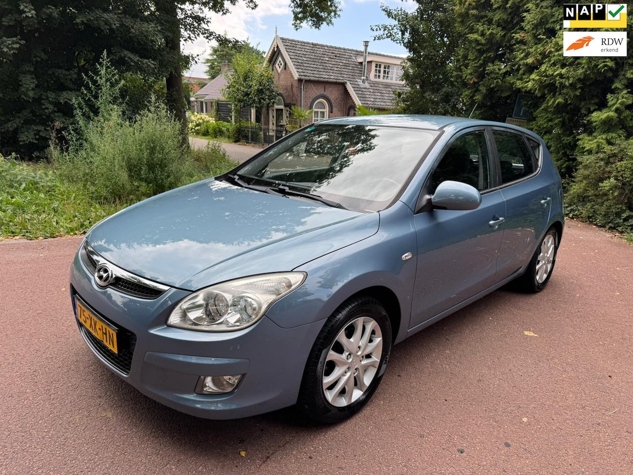Hyundai i30 - 1.6i Dynamic Luxe / Airco / NAP / Apk / Lm / - AutoWereld.nl