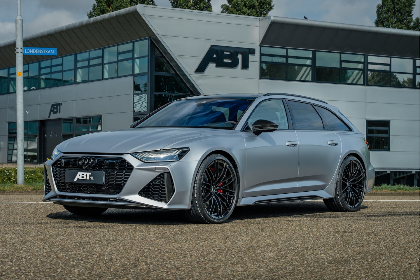 Audi RS6 - Avant 4.0 TFSI ABT | ABT HR22 Glossy Black | Audi Exclusive | Carbon optiek | Dynamic plus - AutoWereld.nl