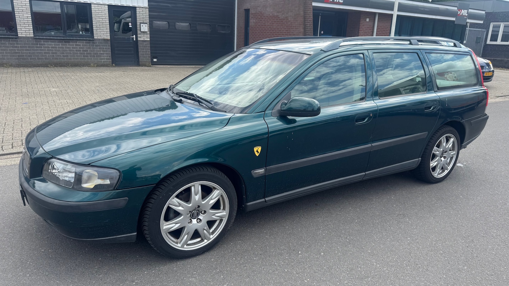Volvo V70 - 2.4 Comfort Line - AutoWereld.nl