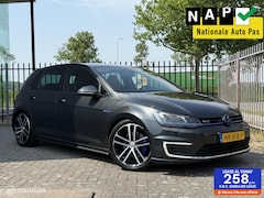 Volkswagen Golf - 1.4 TSI GTE | Leer | Stoelverwarming | PDC