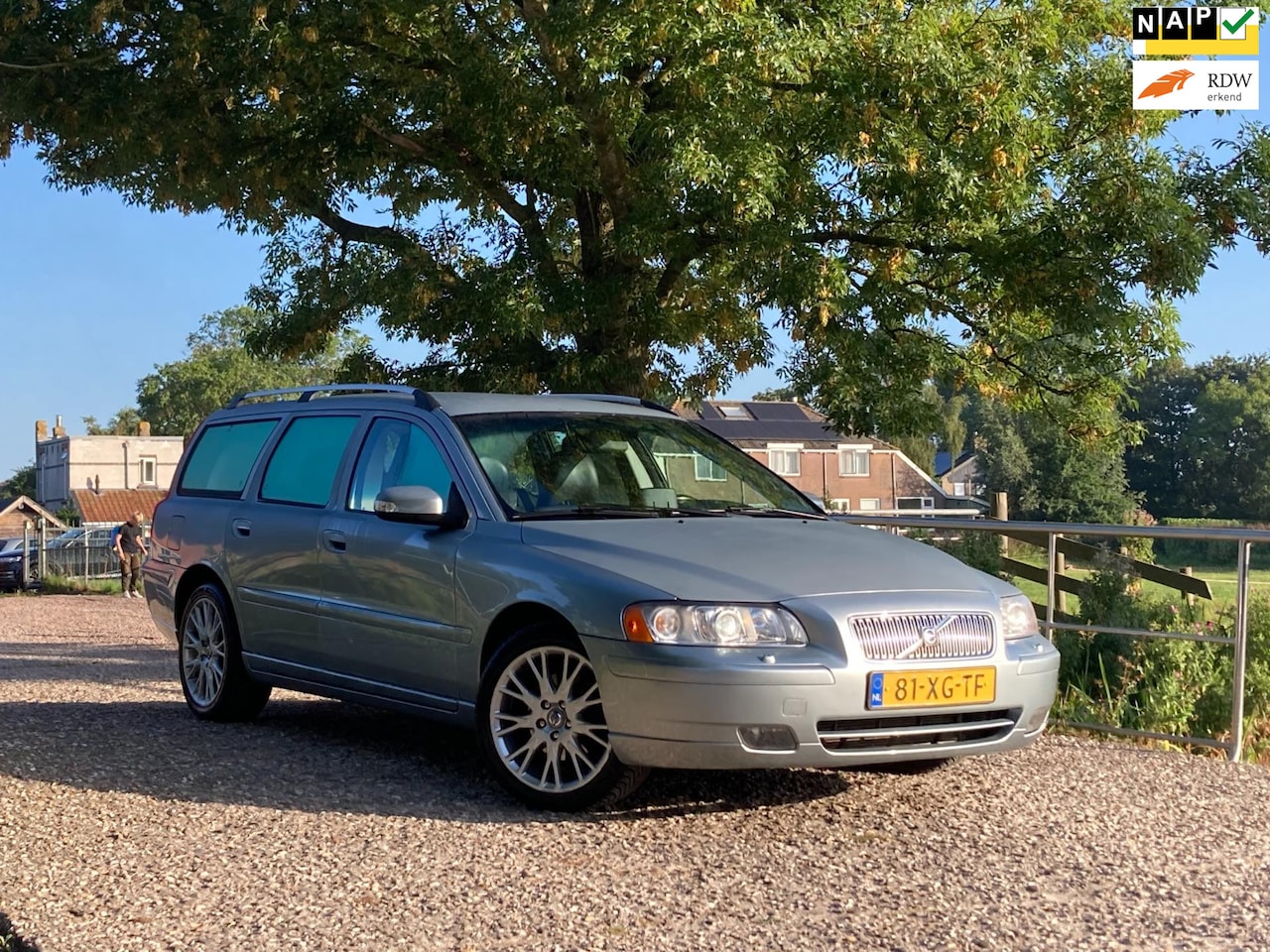 Volvo V70 - 2.4 D5 Edition Sport | Leder + Automaat + Cruise + Clima nu € 5.975,-!!! - AutoWereld.nl
