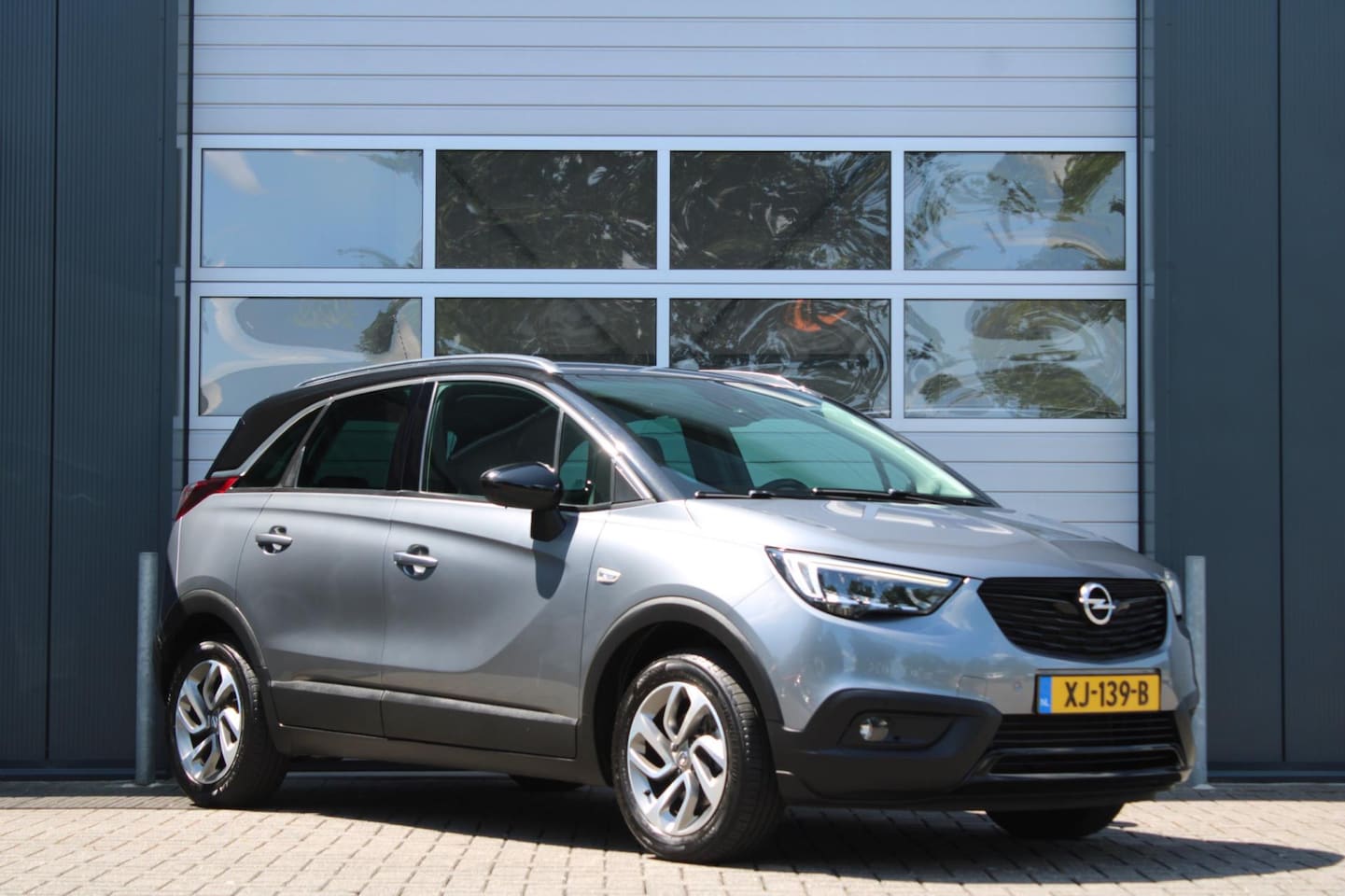 Opel Crossland X - 1.2 Turbo Ultimate Head-Up/Keyless/Camera/PDC/Stoel&Stuurverwarming/Apple/Android/DAB/LED/ - AutoWereld.nl