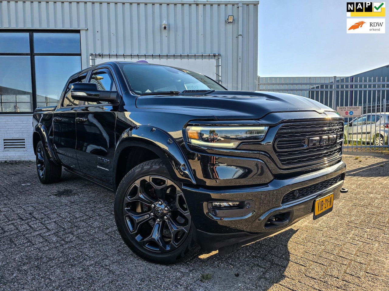 Dodge Ram 1500 - 5.7 V8 4x4 Limited Night Widebody Lucht. Pano Led 22" - AutoWereld.nl