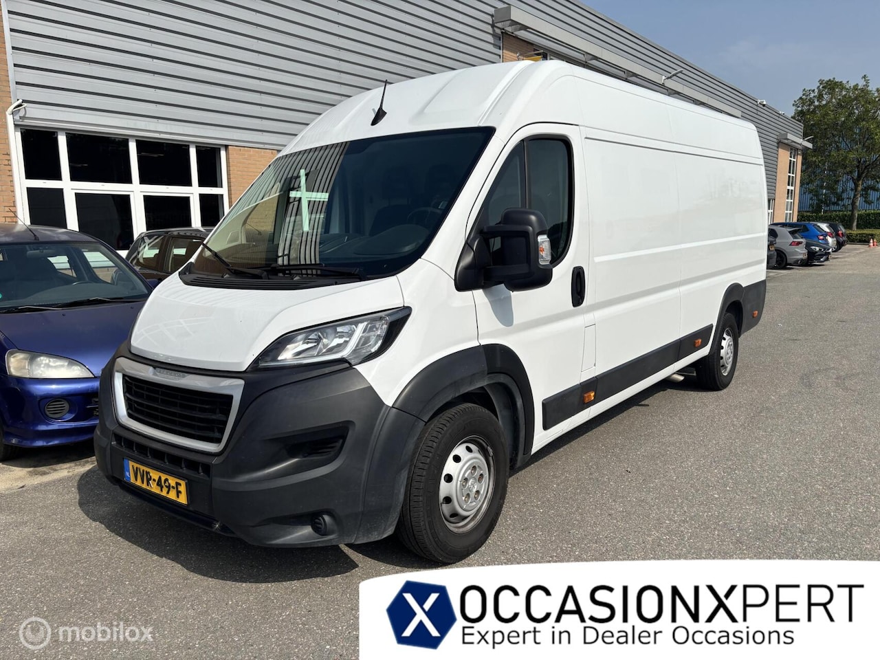 Peugeot Boxer - Bestel 435 2.2 BlueHDi 165 L4H3 Zwaar Premium - AutoWereld.nl