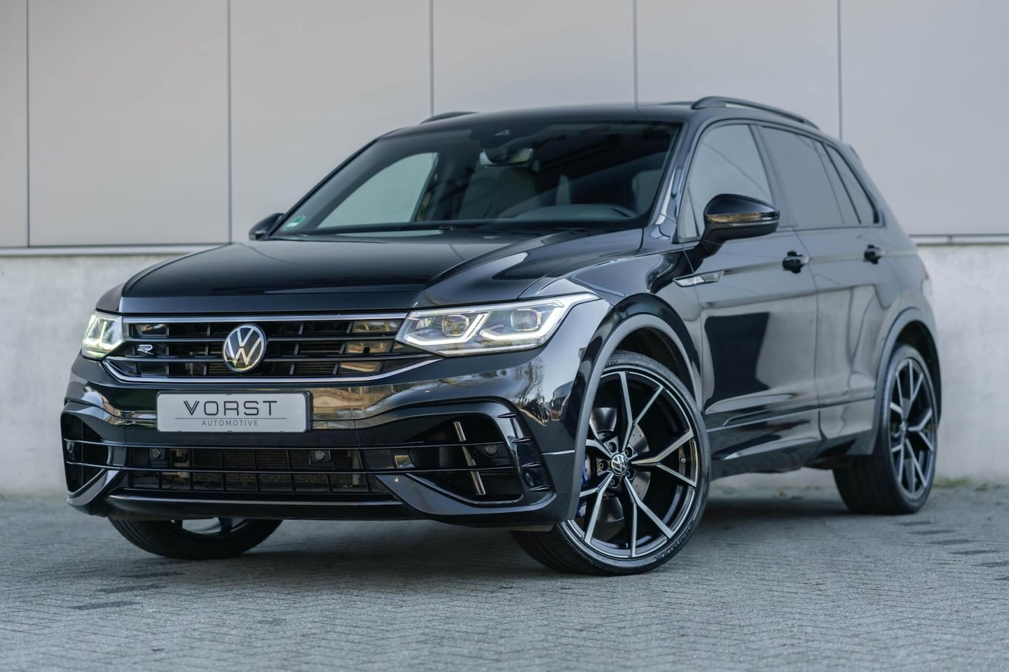 Volkswagen Tiguan - 2.0 TSI R 4Motion Pano Alarm Trekhaak - AutoWereld.nl