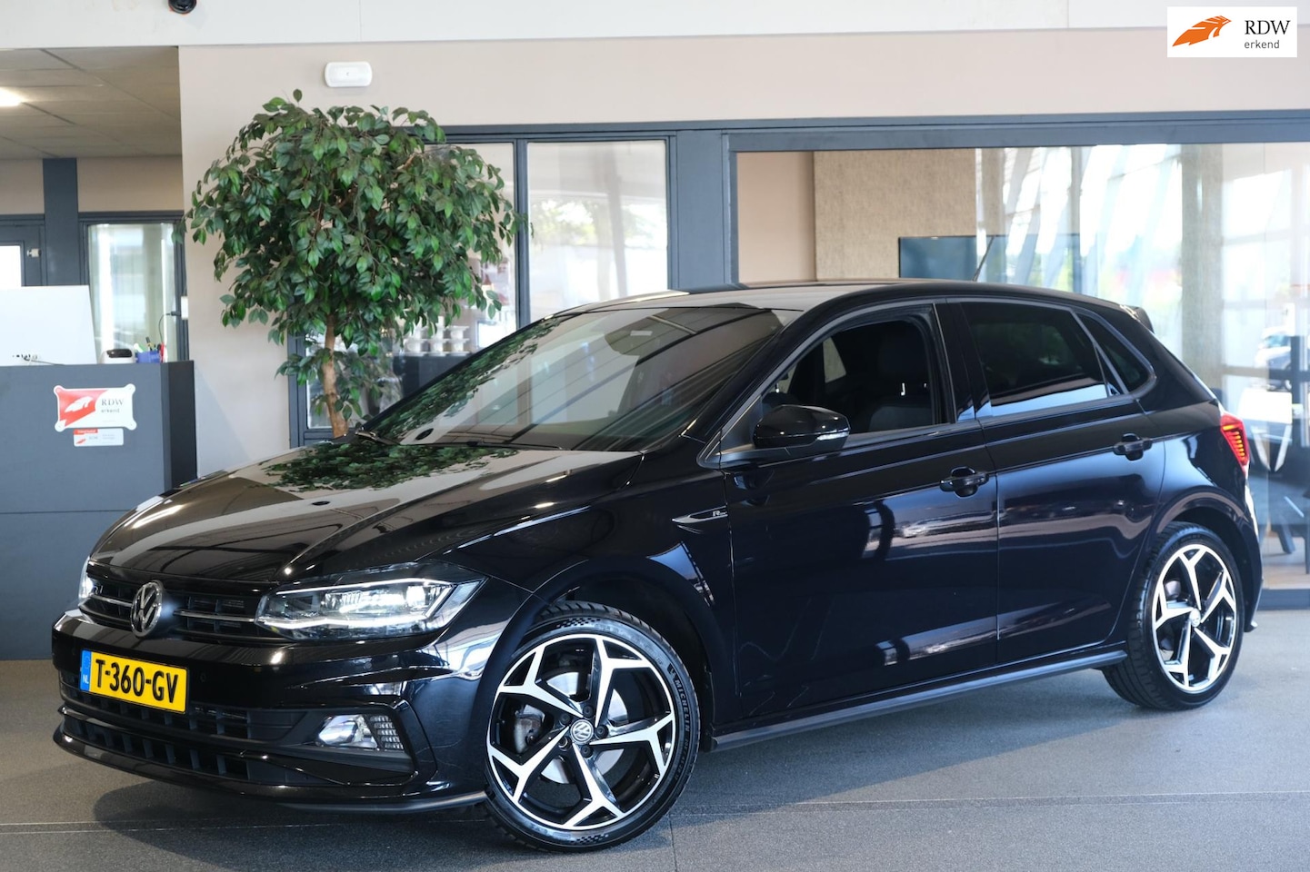 Volkswagen Polo - 1.5 TSI R-line DSG Navi Virtual ACC CAM PDC LED - AutoWereld.nl