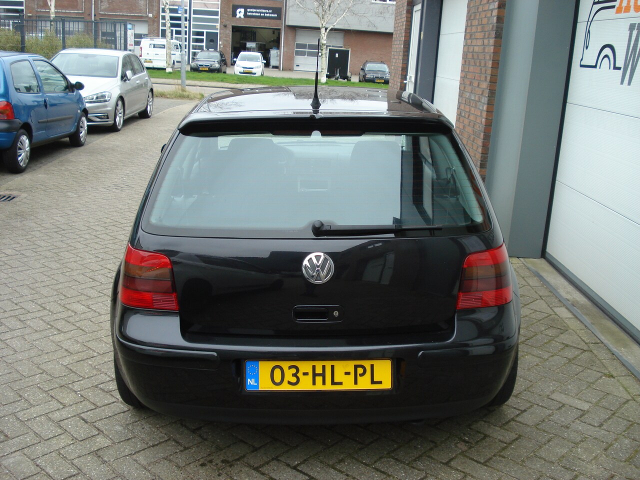 Volkswagen Golf - 2.3 V5 GTI