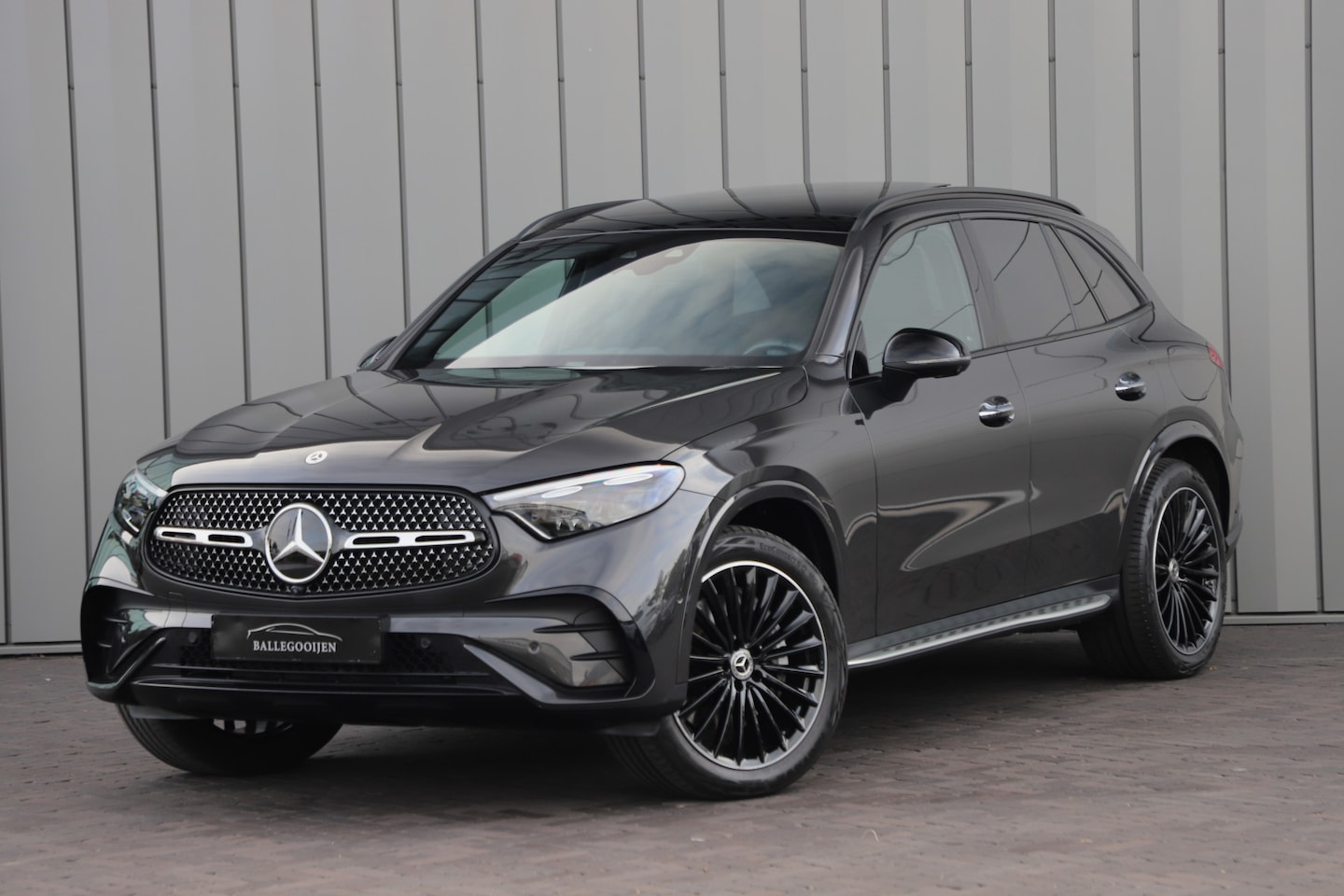Mercedes-Benz GLC-klasse - 300 AMG 4-Matic Aut9 258PK | Head-up | Keyles-go | Burmester | Pano | Sfeerverlichting | D - AutoWereld.nl