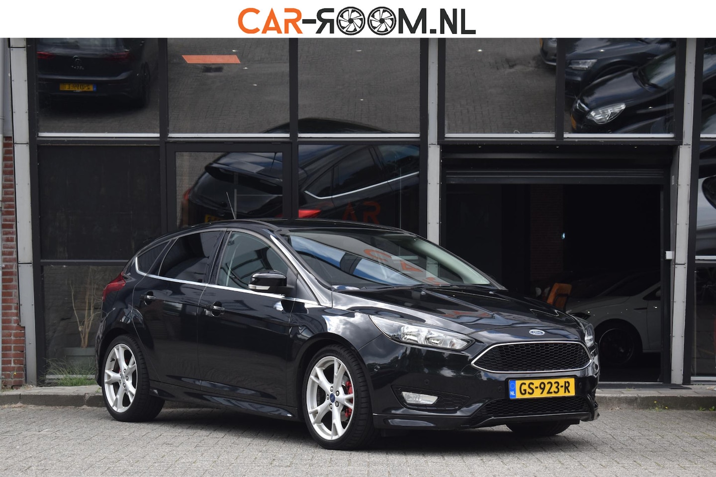 Ford Focus - 1.0 Titanium Edition ST-Line Cruise Navi NAP - AutoWereld.nl