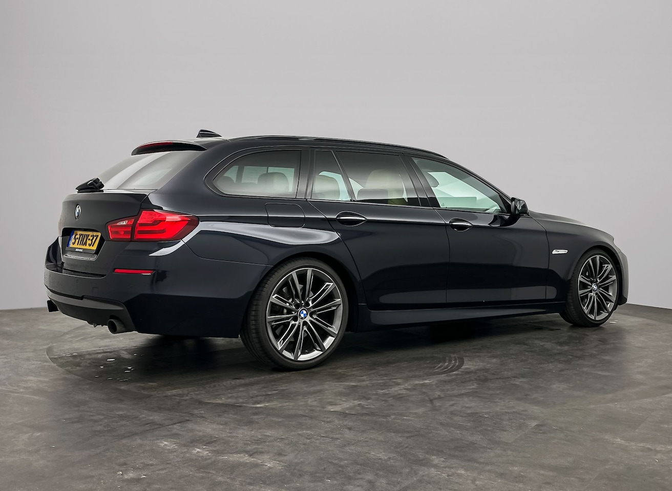BMW 5-serie Touring - 535xd High Executive | Individual | M Sport | Panoramadak