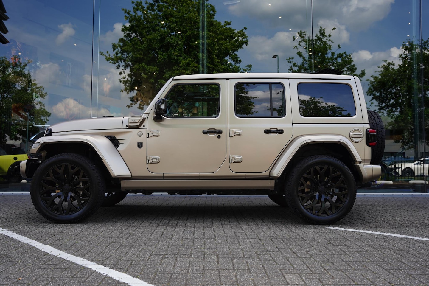 Jeep Wrangler Unlimited - BRUTE 4xe 380 Rubicon BTW Performance Pack Skyview - AutoWereld.nl