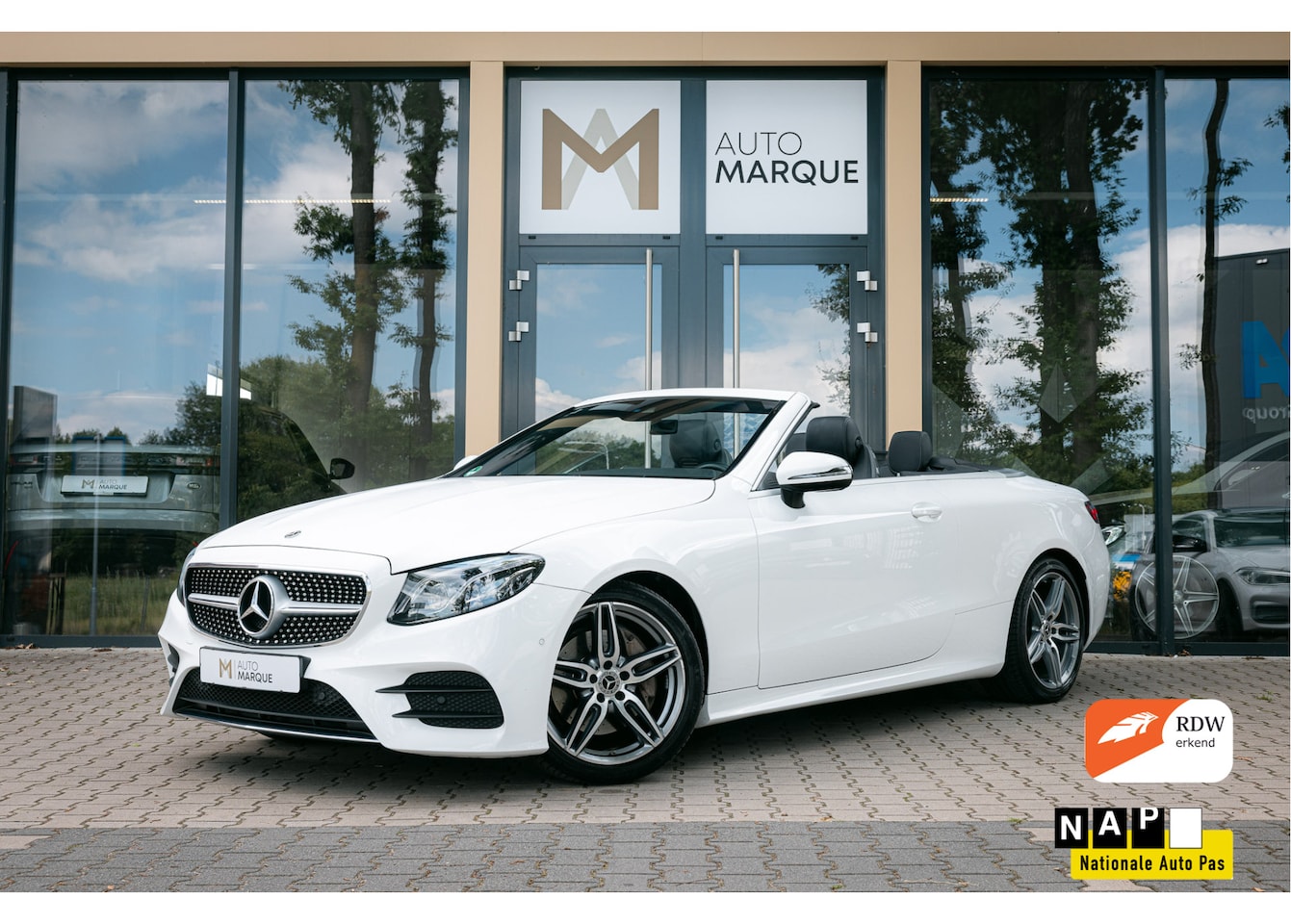 Mercedes-Benz E-klasse Cabrio - 200 Aut. 184PK 25th Anniversary Edition | AMG Line | 19" LM Velgen | LED | Lederen bekledi - AutoWereld.nl