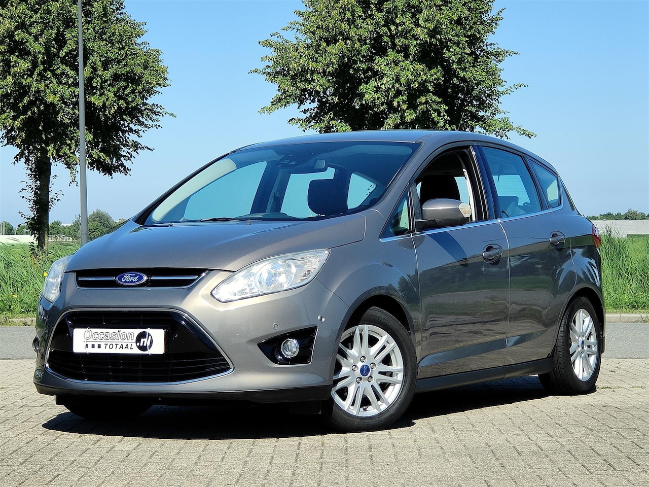 Ford C-Max - 1.0 Titanium | Trekhaak | Camera | Navi | Lane assist - AutoWereld.nl