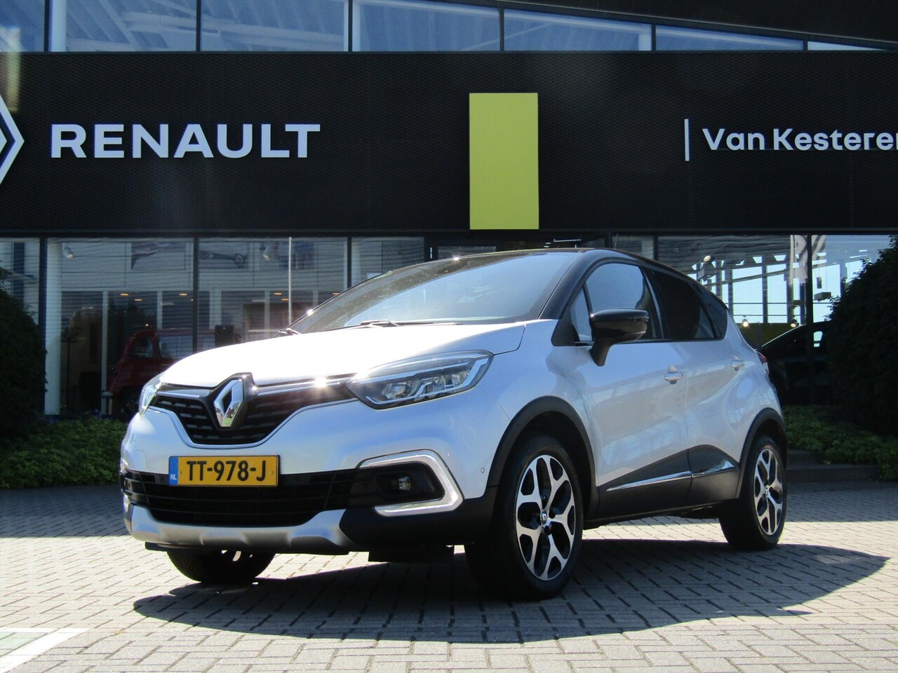 Renault Captur - TCe 90pk Intens / Trekhaak / Navigatie / Camera / Blindspotwarning - AutoWereld.nl