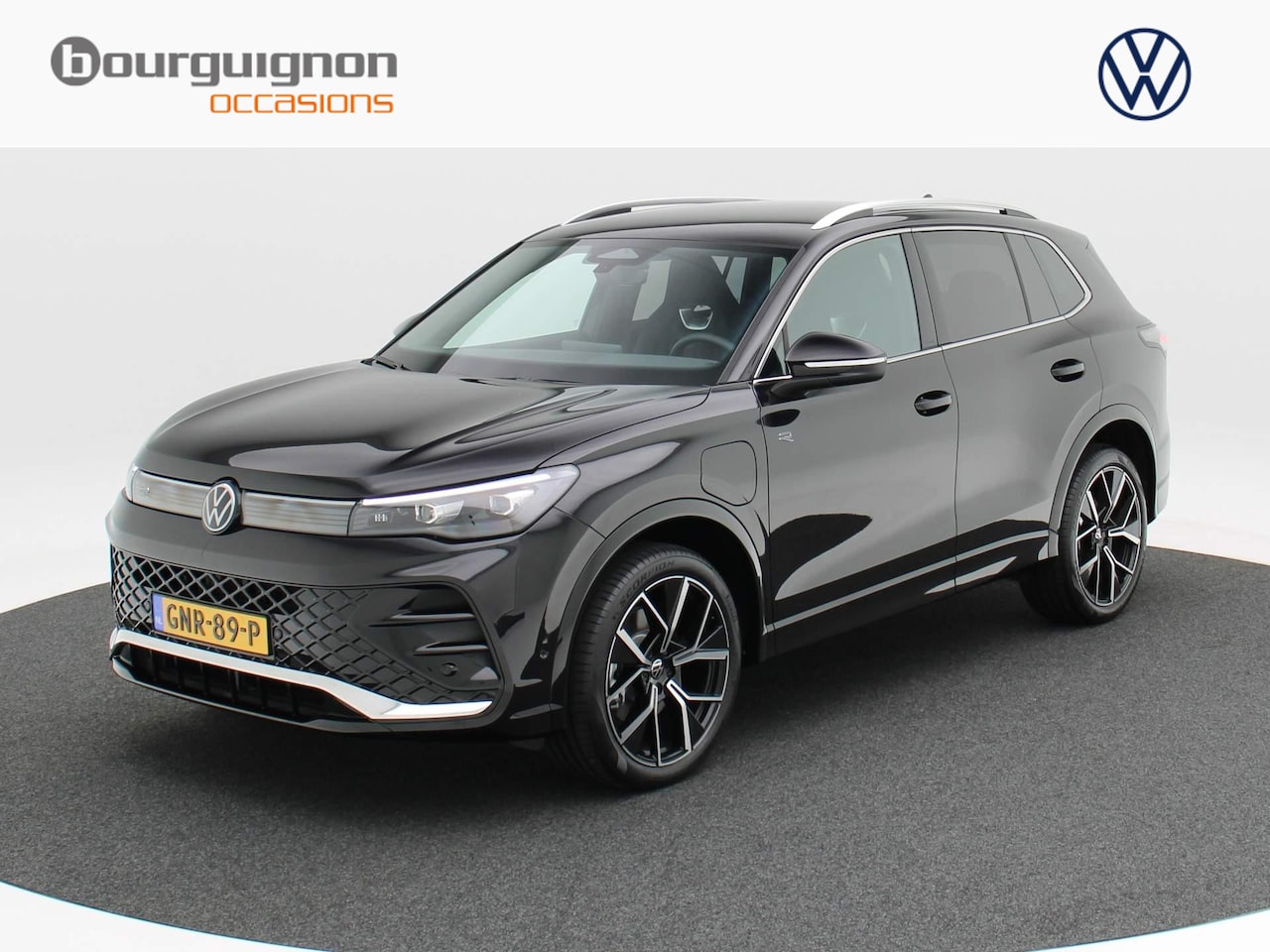 Volkswagen Tiguan - 1.5 eHybrid 272 Pk Automaat R-Line Business | LED | Camera | Climate Control | Carplay | A - AutoWereld.nl