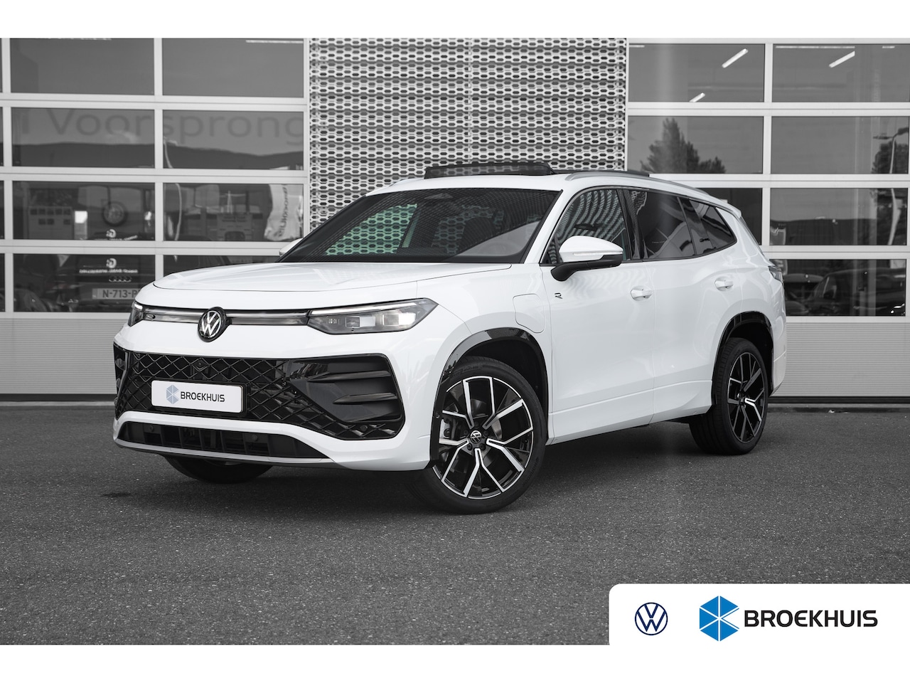 Volkswagen Tayron - 1.5 eHybrid 204pk R-Line Edition | Panoramadak | Head-Up | Adaptive Cruise | 20" | 360 Cam - AutoWereld.nl