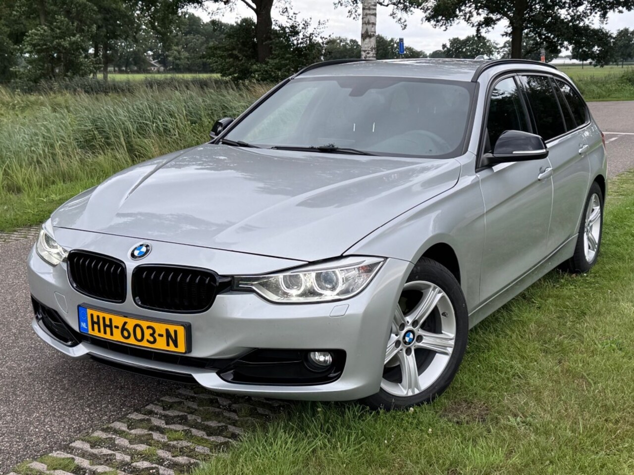BMW 3-serie Touring - 318d Touring  AUT. / SPORTLINE / LEDER / NAVI / XENON / TREKHAAK - AutoWereld.nl
