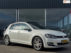 Volkswagen Golf - 1.4 TSI Highline PANO/DSG/LED