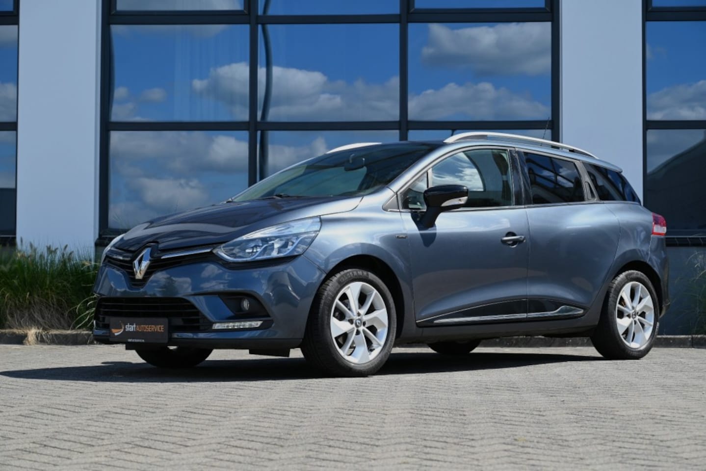 Renault Clio Estate - Estate TCe Limited Cruise Navi PDC - AutoWereld.nl