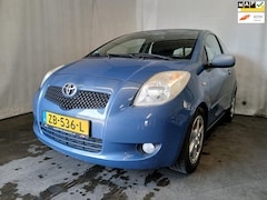 Toyota Yaris - 1.3 VVTi Terra - Airco - Schade