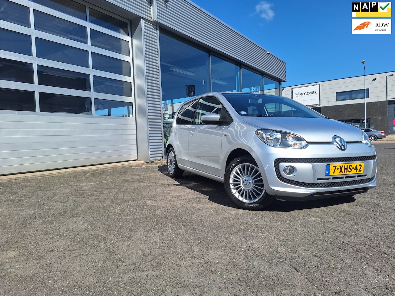 Volkswagen Up! - 1.0 high up!*Elek RamenNavigatie/Pdc/A*Cruise/Trekhaak/Enz - AutoWereld.nl