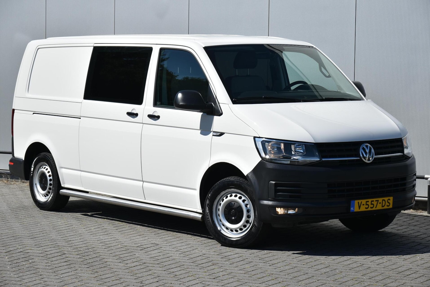 Volkswagen Transporter - 2.0 TDI L2H1 DC 150 Pk Airco Cruise - AutoWereld.nl