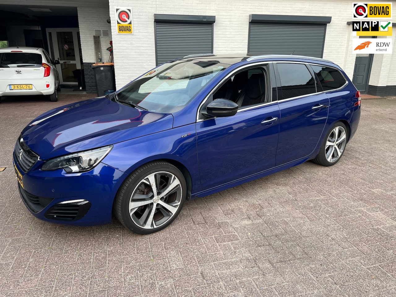 Peugeot 308 SW - 1.6 e-THP GT-Line NAVI/PANO/HALF LEER BJ 2015 - AutoWereld.nl