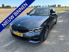 BMW 3-serie Touring - 330i Business Edition Plus M-Sport Panoramadak
