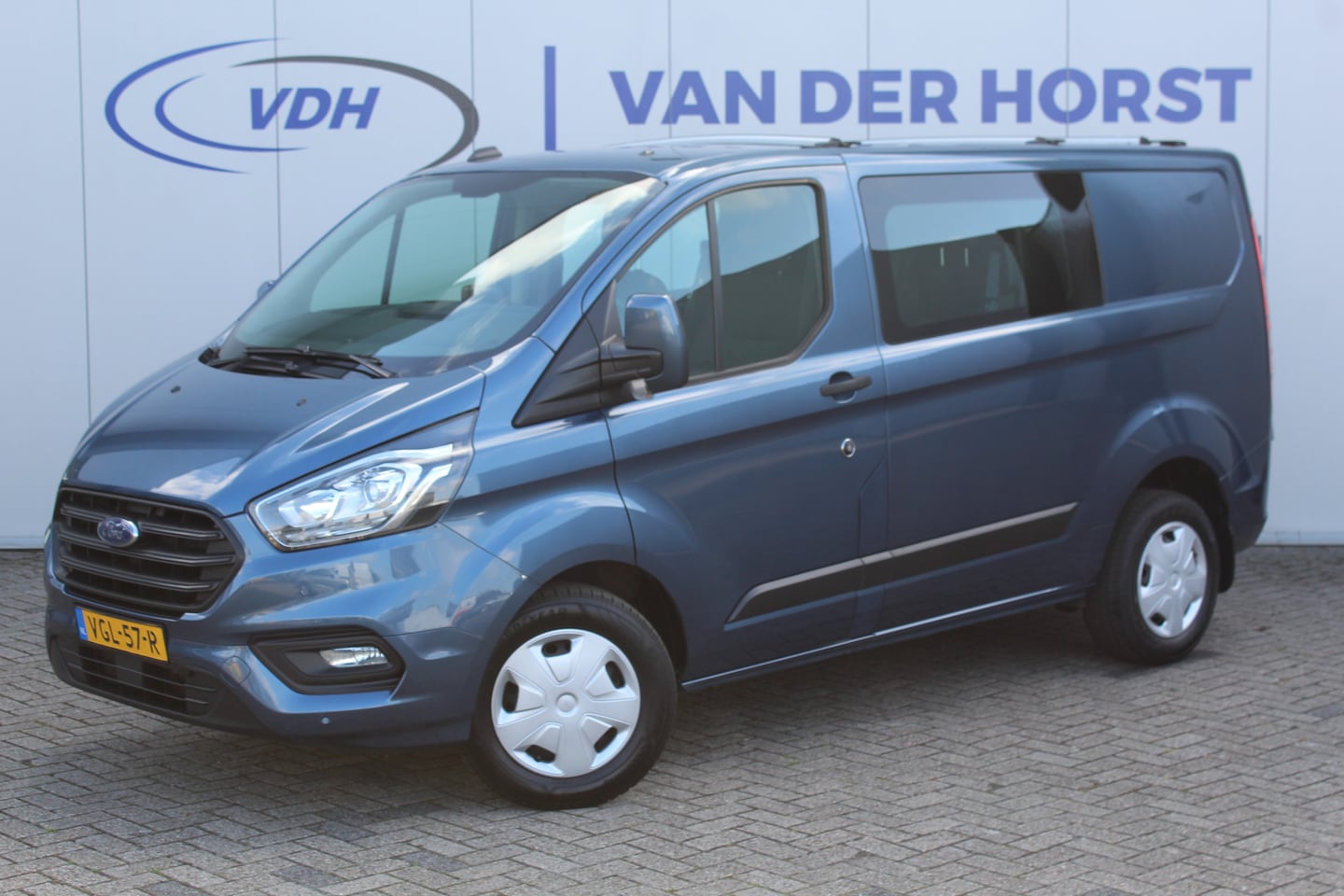 Ford Transit Custom - 300 2.0-130pk TDCI L1H1 Trend Dubb. cabine. - AutoWereld.nl