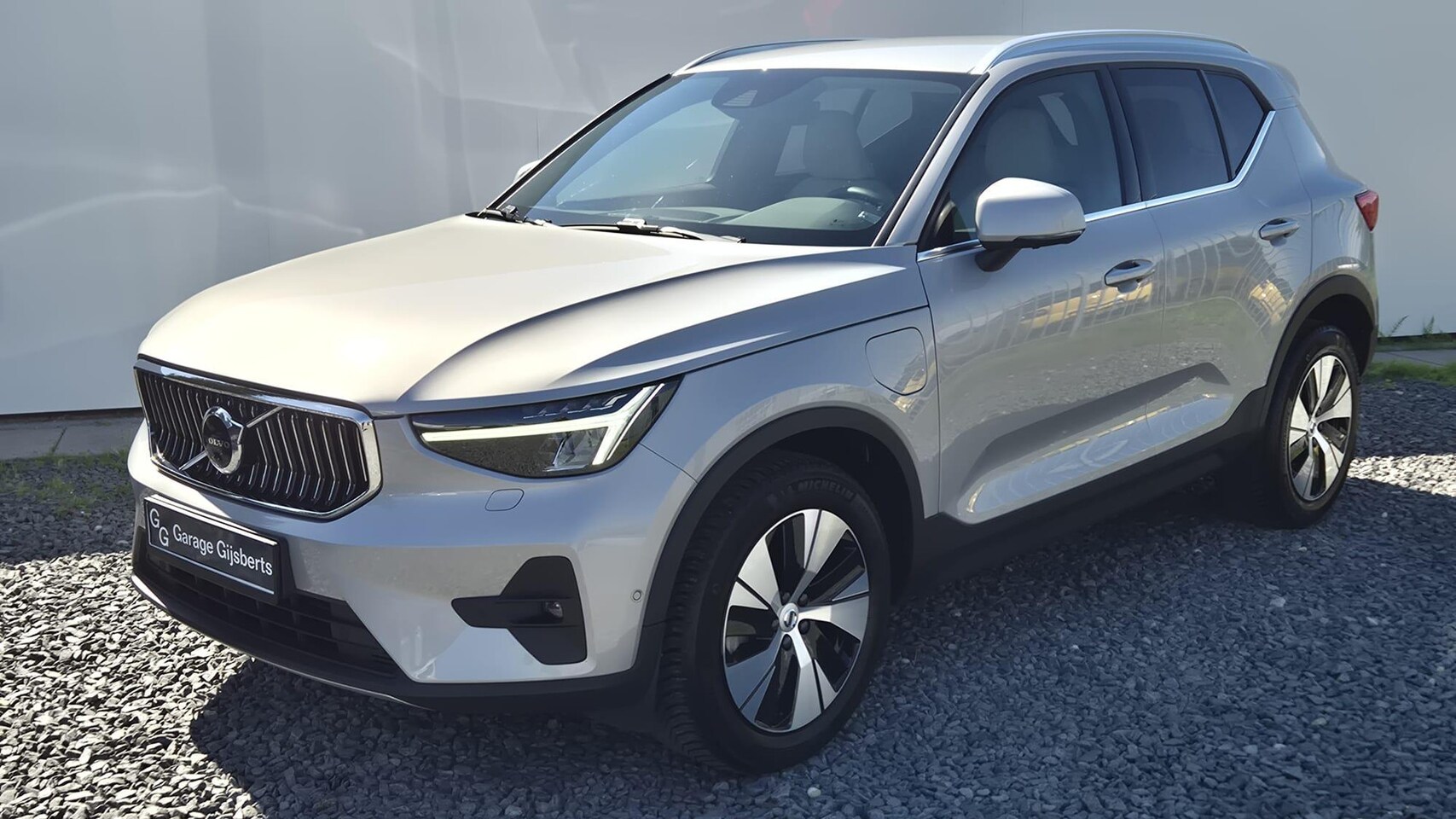 Volvo XC40 - 1.5 T4 PheV Plus Bright 360 Camera - Ligthing Pack - Telefoon lader - Winter Pack - Harman - AutoWereld.nl