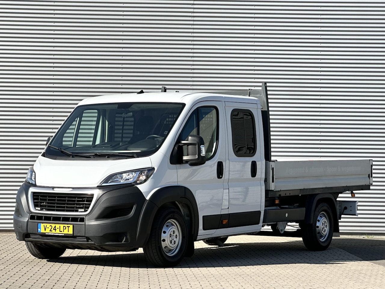 Peugeot Boxer - Open laadbak 2.2 165PK L4 DC Dubbele cabine Peugeot Boxer Open laadbak 2.2 BlueHDi 165 L4 - AutoWereld.nl