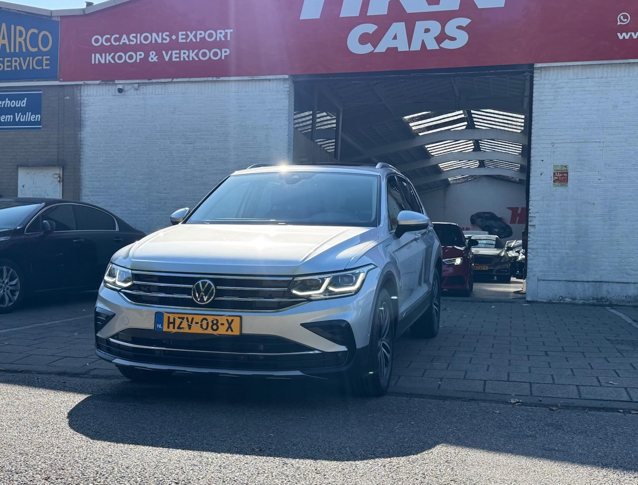 Volkswagen Tiguan - 1.4 TSI eHybrid R-Line Business+ | Pano | IQ light | Navi | Camera - AutoWereld.nl