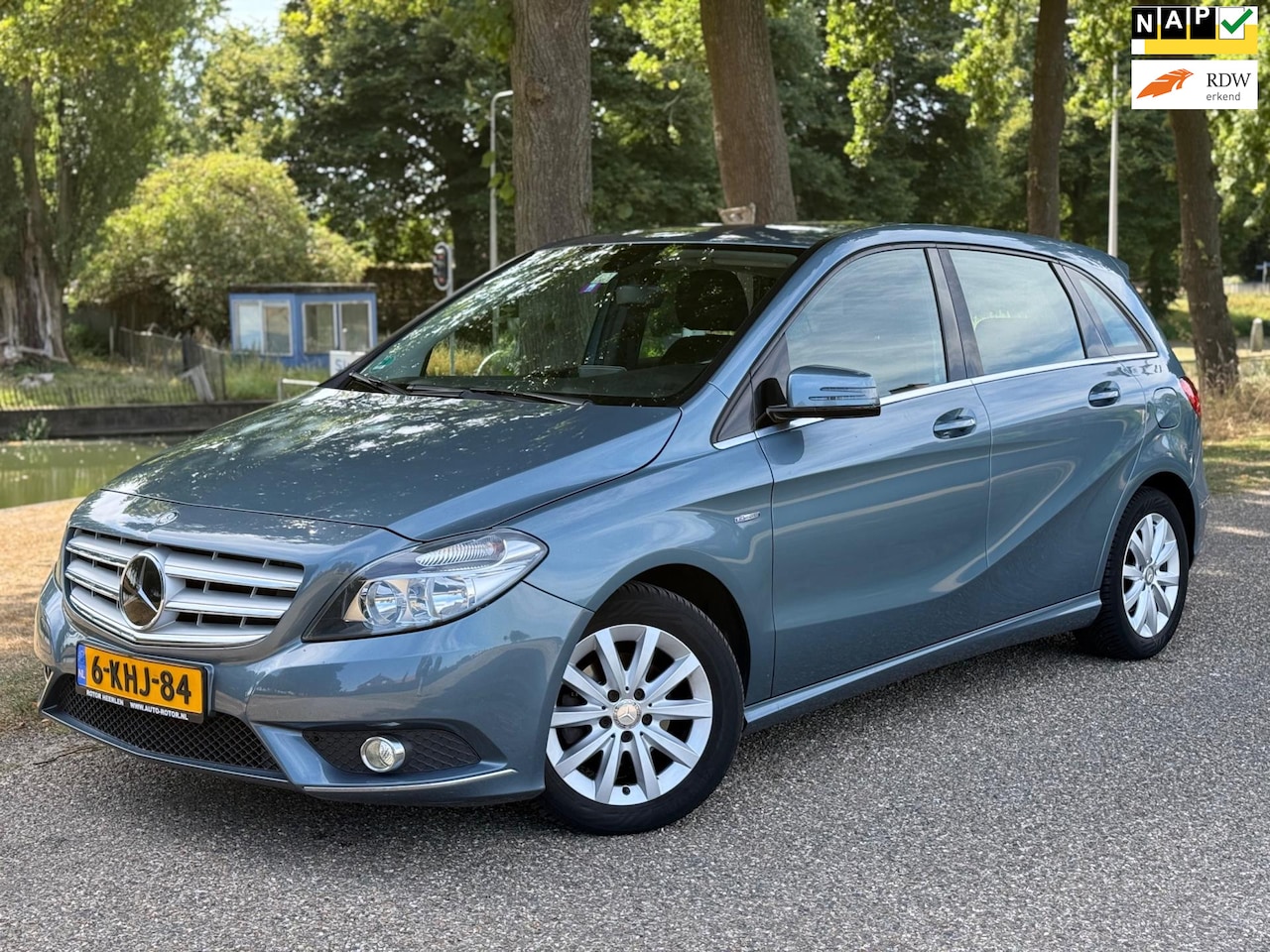 Mercedes-Benz B-klasse - 180 Ambition|Automaat|Airco|Navigatie|Trekhaak| - AutoWereld.nl