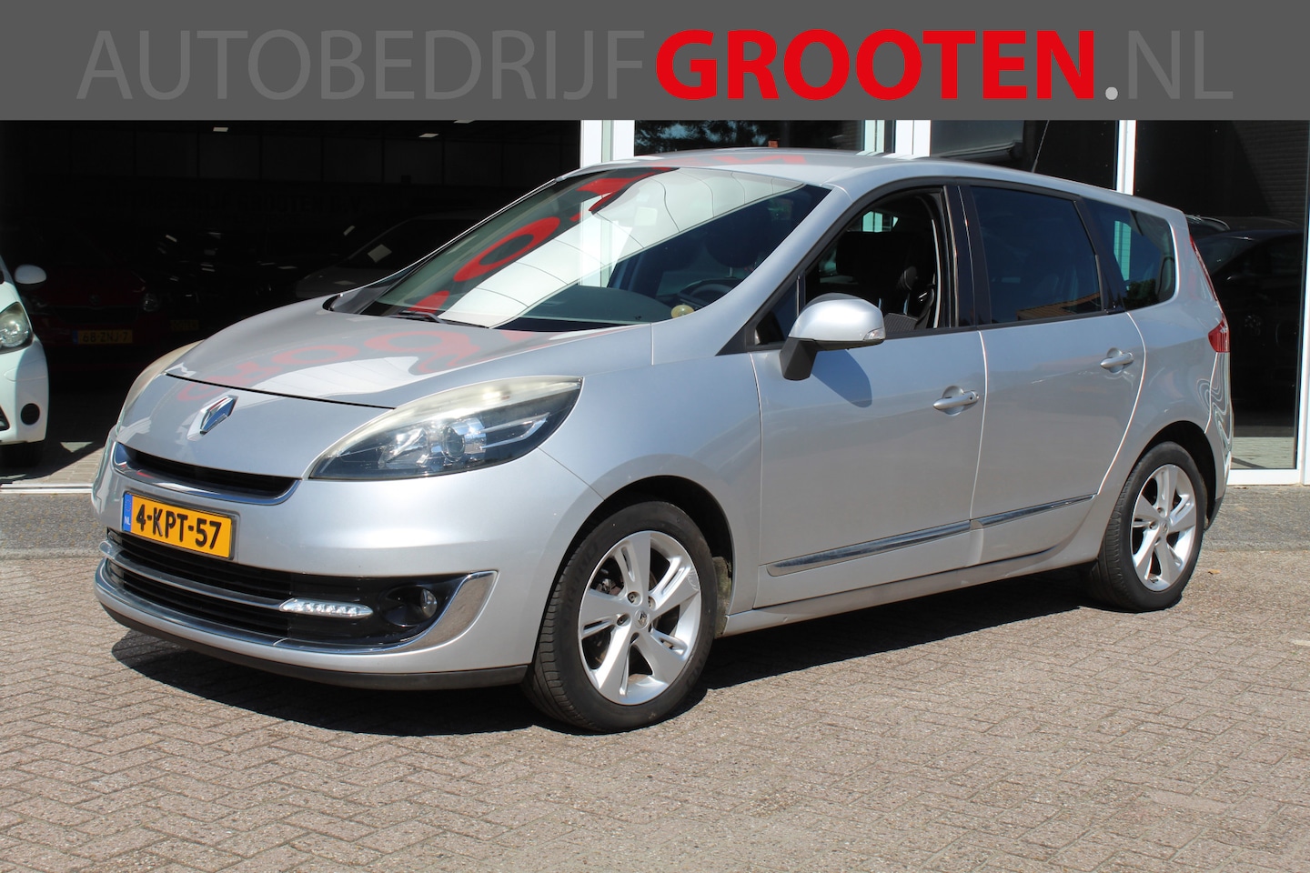 Renault Grand Scénic - 1.5 dCi Bose 7p.//Navi//Trekhaak!! - AutoWereld.nl