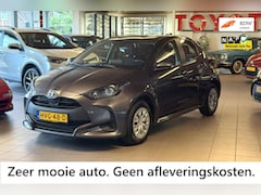 Toyota Yaris - 1.5 Hybrid Active. 32.000 KM Grootbeeld navi
