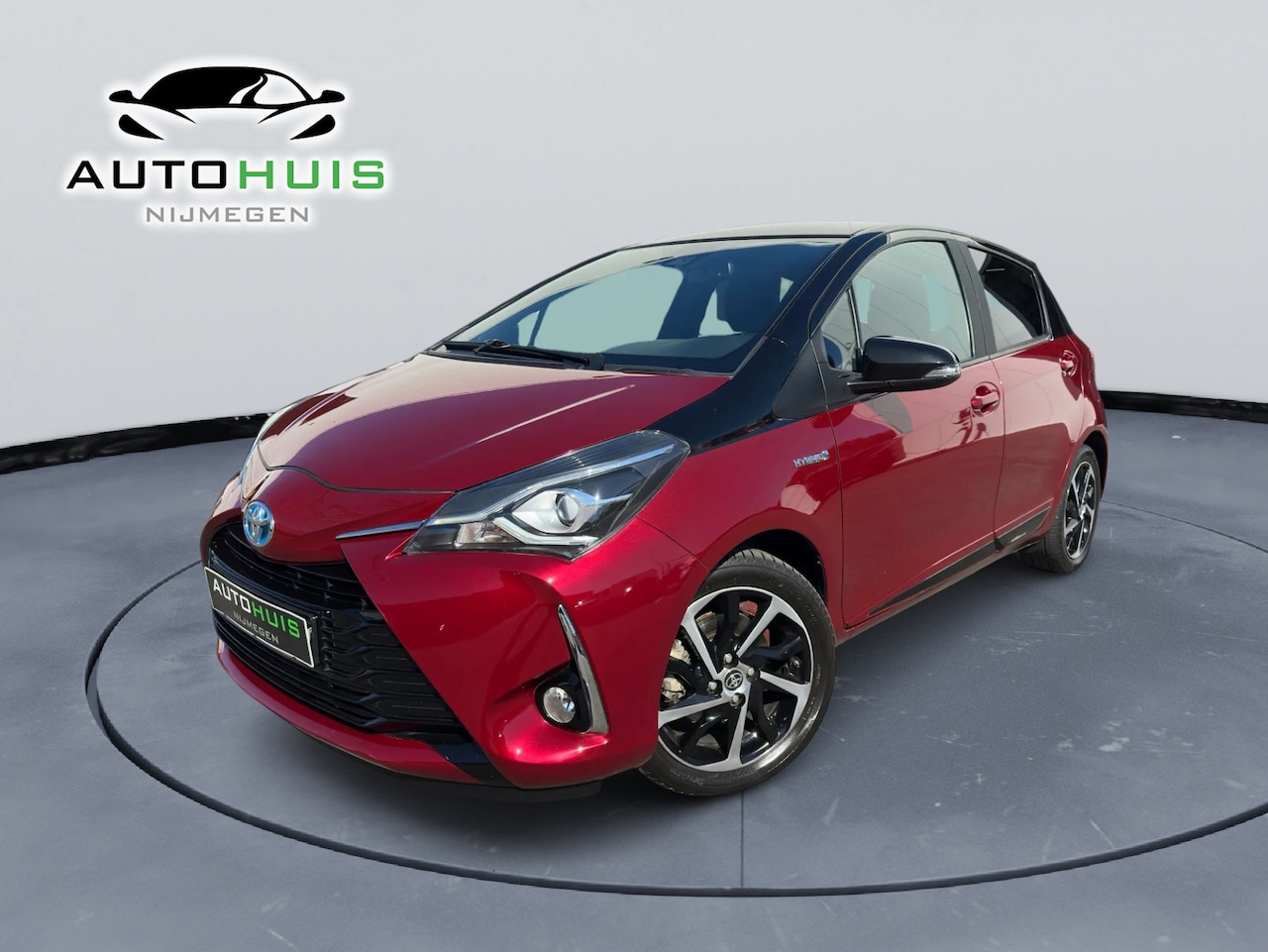 Toyota Yaris - 1.5 Hybrid Dynamic Bi-tone Achteruitrijcamera Zeer mooie complete auto - AutoWereld.nl