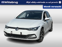 Volkswagen Golf - 1.5 TSI 131 PK Style / Panorama dak / 18'' LMV / Suede bekleding / Head-up display / Stoel