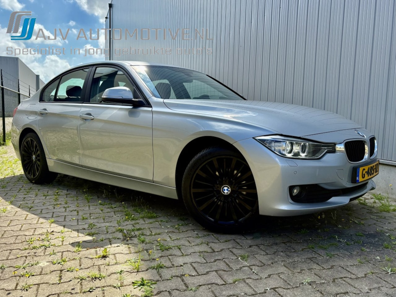 BMW 3-serie - 316i EXECUTIVE / NWE KETTING / PDC / VERW STOELEN - AutoWereld.nl