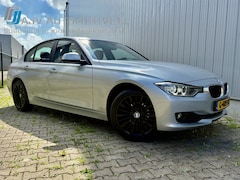 BMW 3-serie - 316i EXECUTIVE / NWE KETTING / PDC / VERW STOELEN