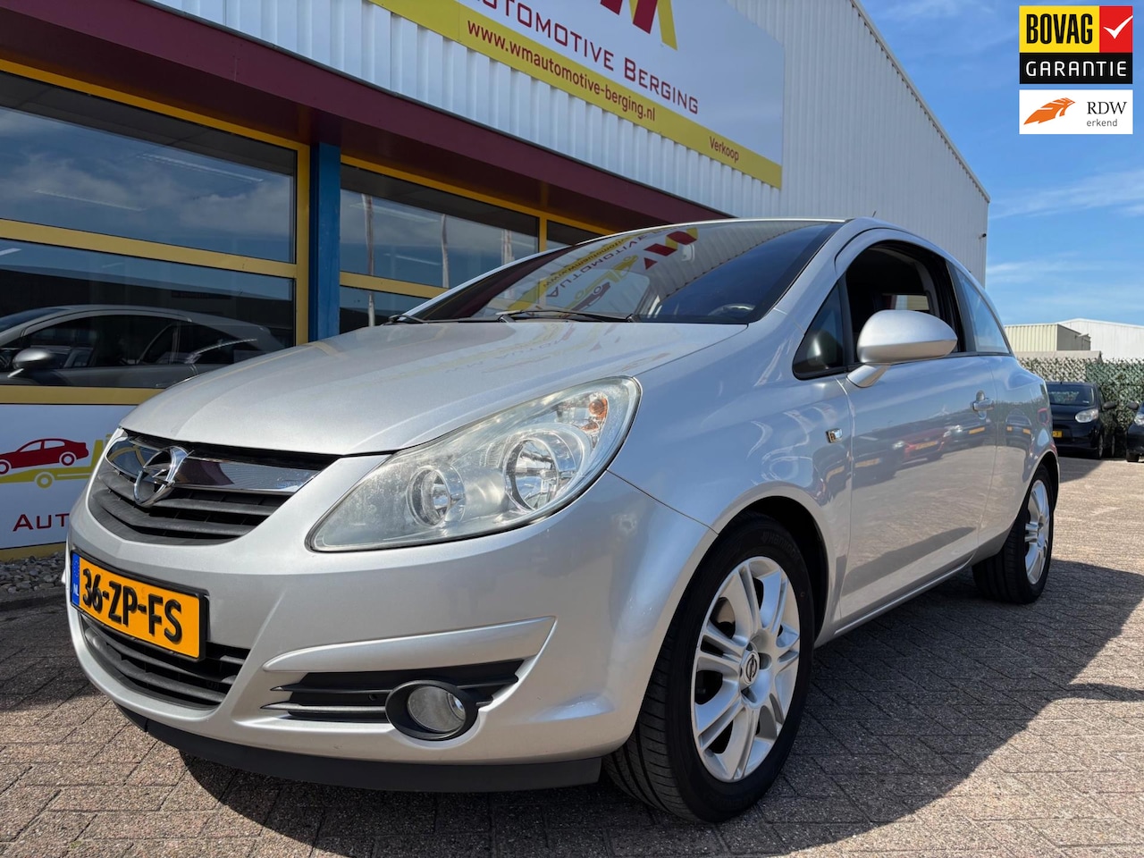 Opel Corsa - 1.4-16V Cosmo AUTOMAAT - AutoWereld.nl