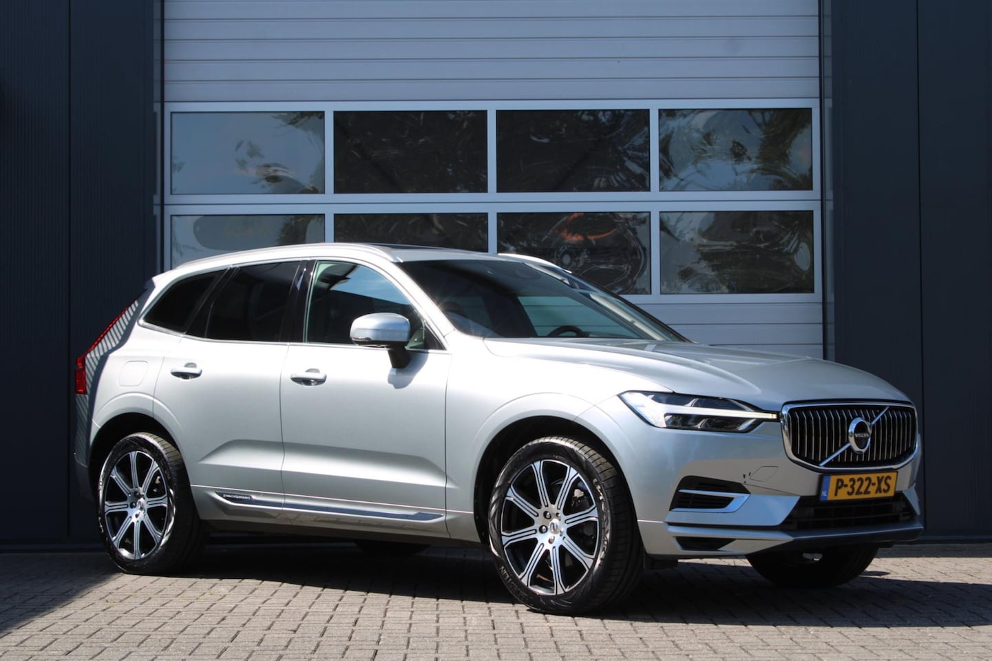 Volvo XC60 - 2.0 T8 Twin Engine AWD Inscription ACC/HarmanKardon/Panodak/Head-Up/Camera/Keyless/Stoelve - AutoWereld.nl