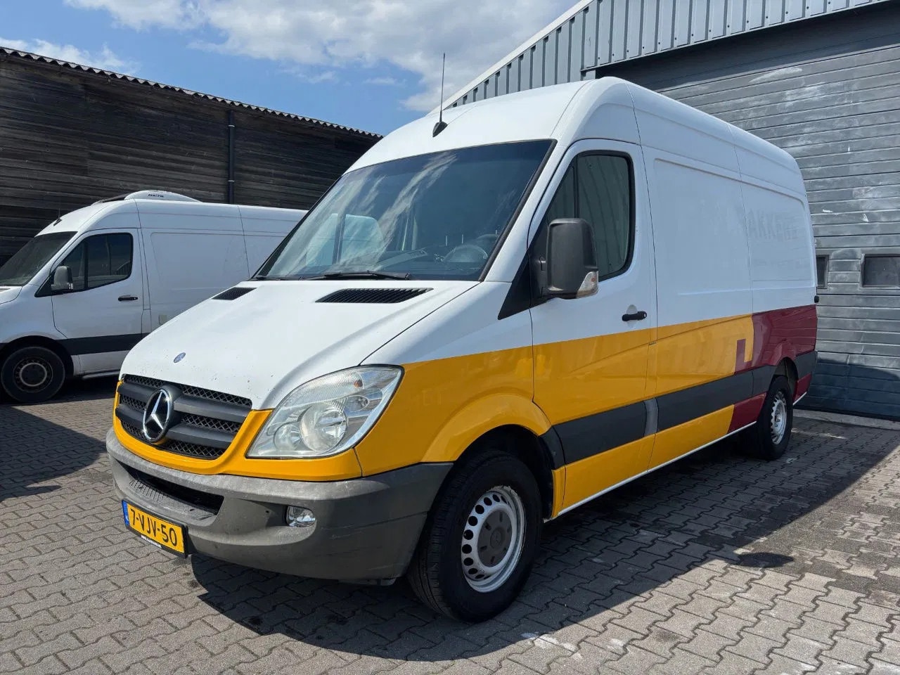 Mercedes-Benz Sprinter - 316 CDI L2 H2 Airco Trekhaak The Yellow is Sticker - AutoWereld.nl
