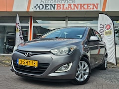 Hyundai i20 - 1.2i i-Deal 5drs BJ.2014 / Airco / Elektr. Pakket / 15"Lmv / Trekhaak