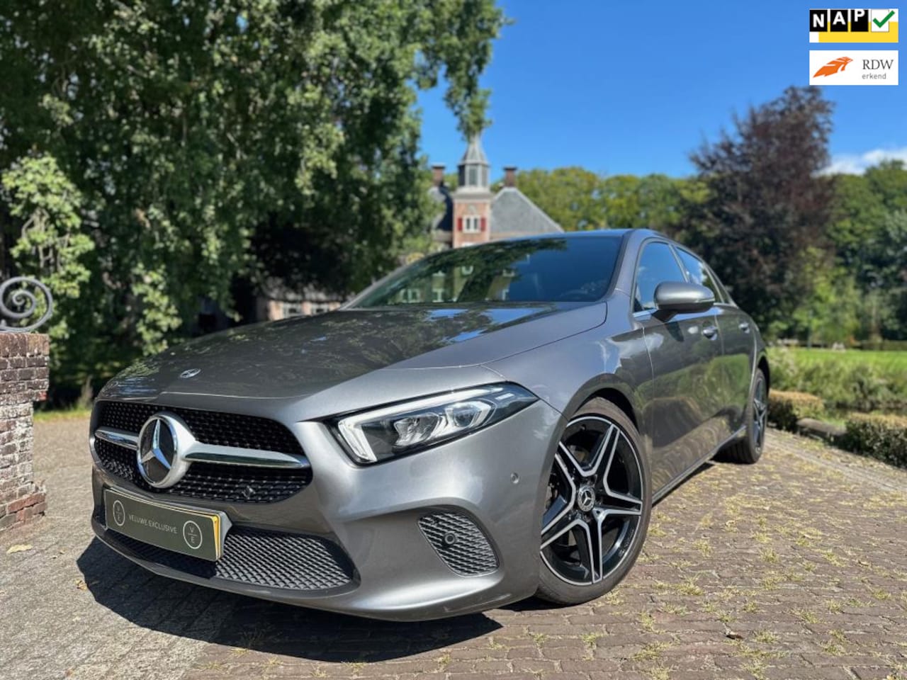Mercedes-Benz A-klasse - 200 Premium | Pano | Led | AMG-Velgen | Hald Leder | - AutoWereld.nl
