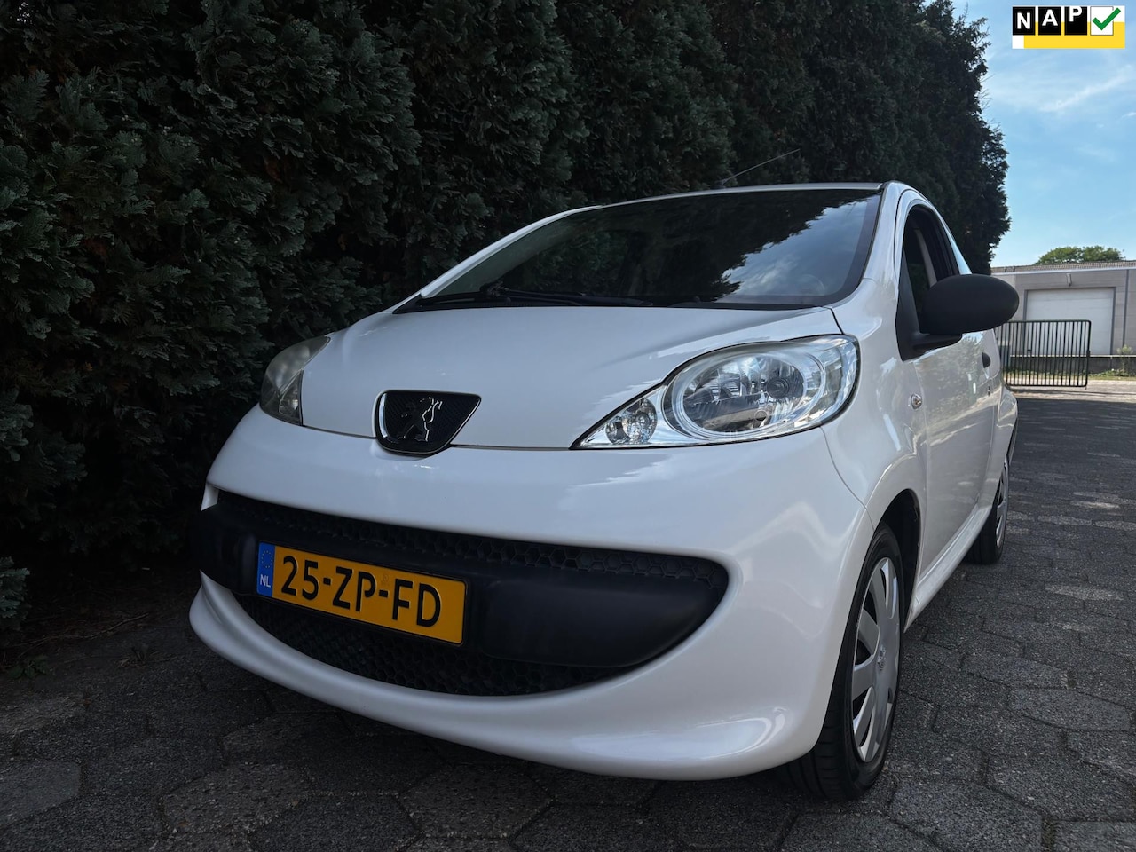 Peugeot 107 - 1.0-12V XR 1.0-12V XR - AutoWereld.nl