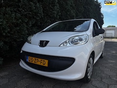 Peugeot 107 - 1.0-12V XR