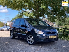 Ford S-Max - 2.0-16V | Half Leder + Navi + Clima + Cruise nu €2.975,